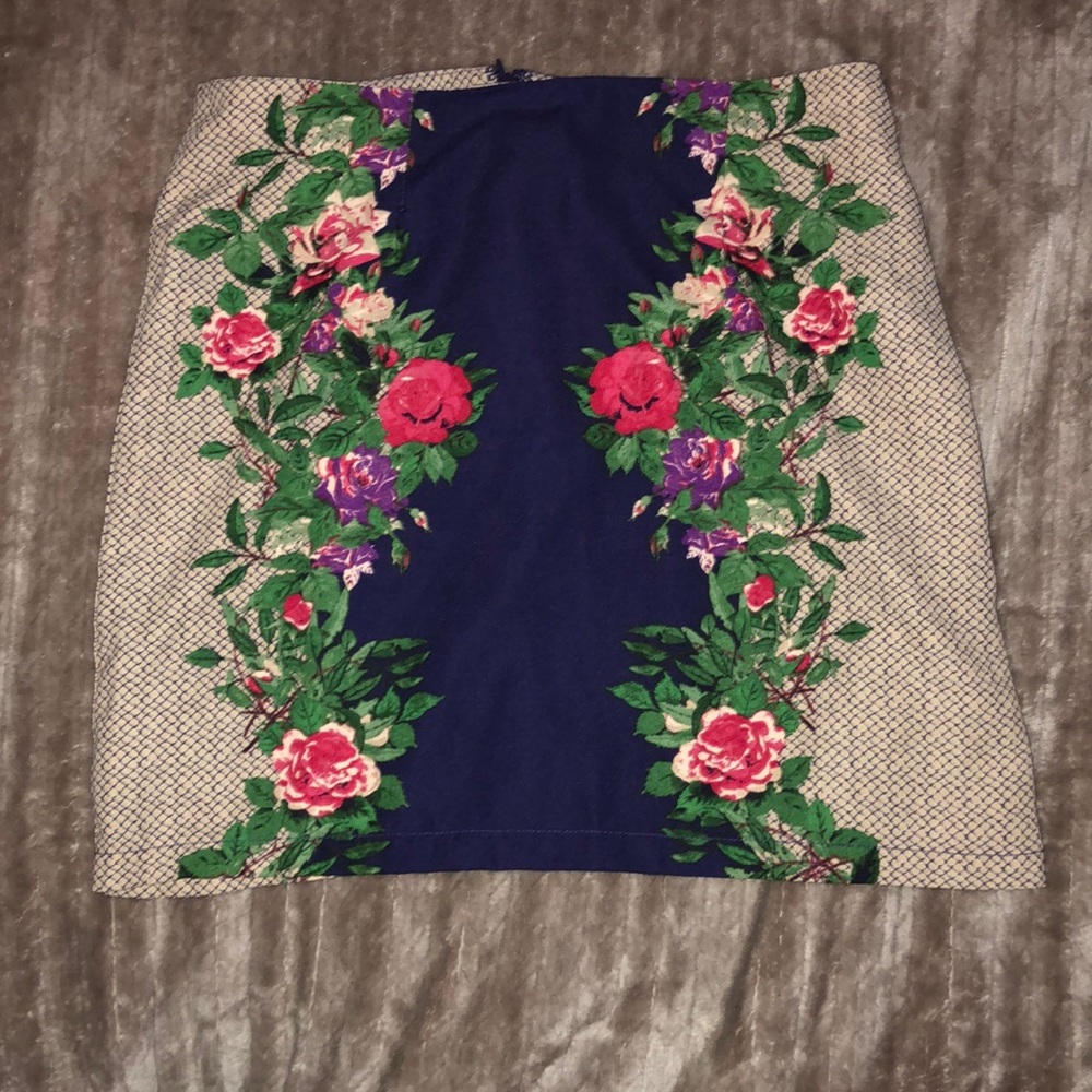 Floral mini skirt